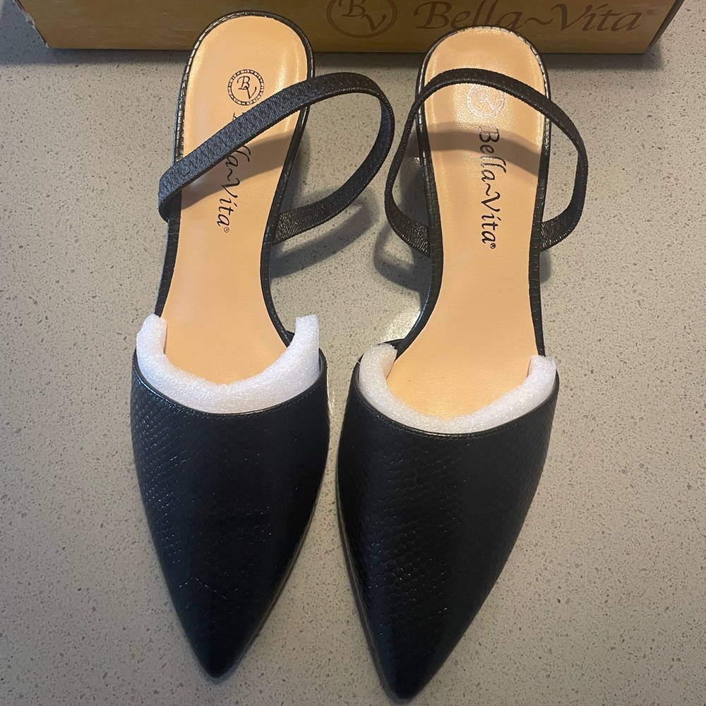 WOMEN'S BELLA VITA SARAH KITTEN HEEL SLING BACK PUMPS